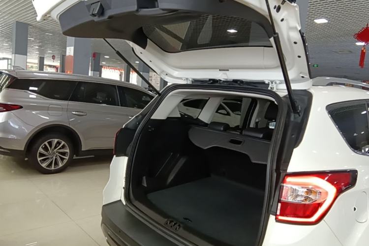 Used Ford Kuga 2019 EcoBoost 180 Two-Wheel-Drive Platinum Edition China VI Standard Trunk
