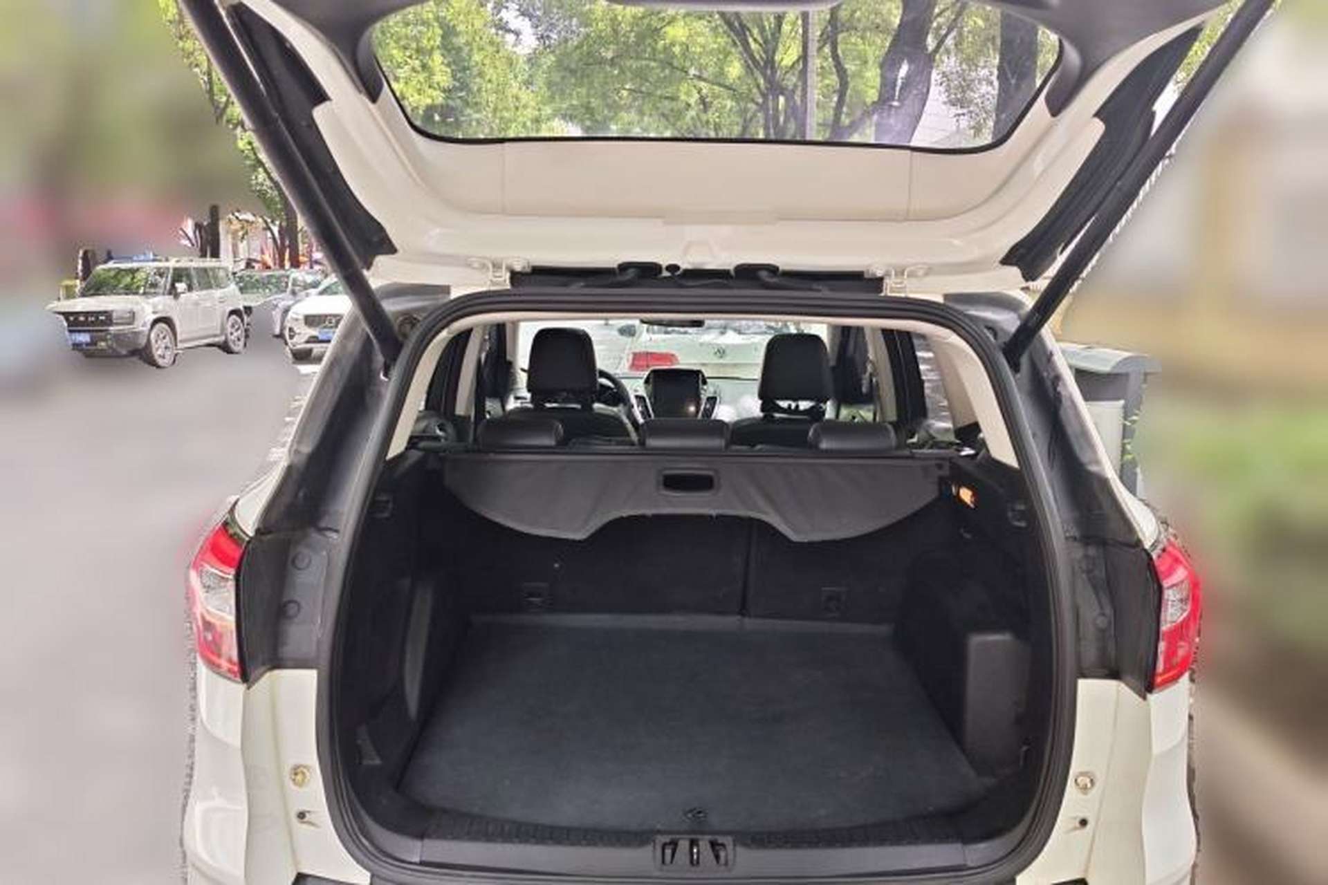 Used Ford Kuga 2019 EcoBoost 180 Two-Wheel-Drive Titanium Plus Model China VI Standard Trunk