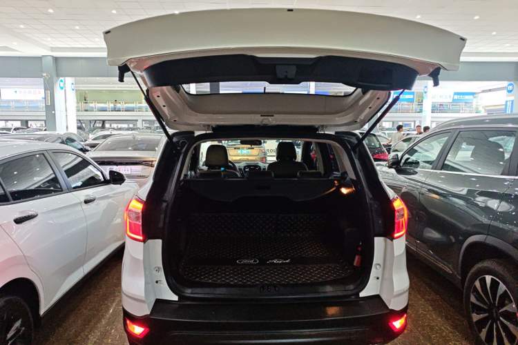 Used Ford Kuga 2019 EcoBoost 180 Two-Wheel-Drive Platinum Edition China VI Standard Trunk