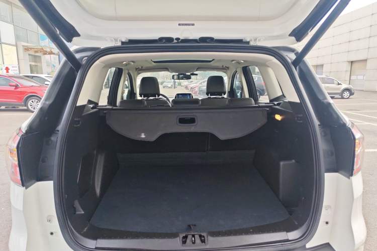 Used Ford Kuga 2019 EcoBoost 180 Two-Wheel-Drive Titanium Plus Model China V Standard Trunk