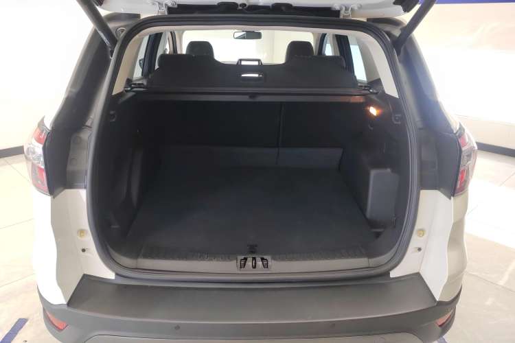 Used Ford Kuga 2019 EcoBoost 180 Two-Wheel-Drive Titanium Plus Model China VI Standard Trunk