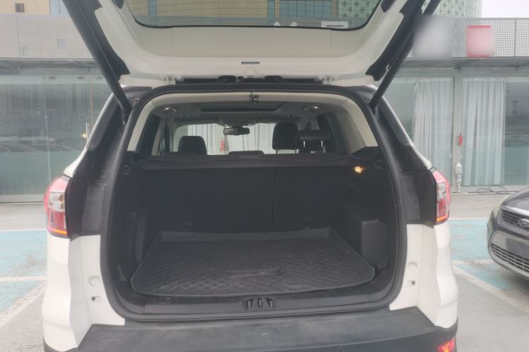 Used Ford Kuga 2019 EcoBoost 180 Two-Wheel-Drive Titanium Plus Model China VI Standard Trunk
