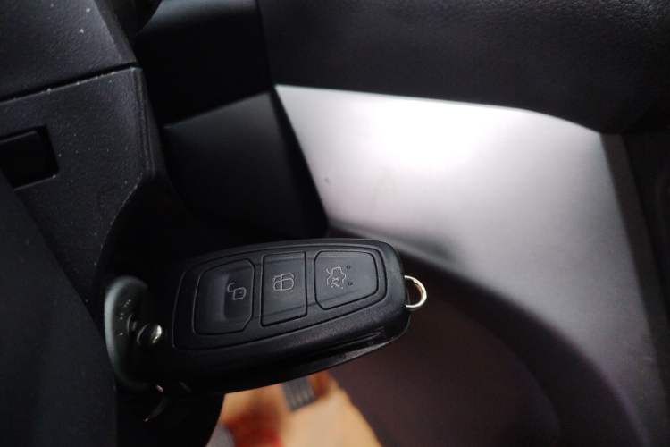 Used Ford Kuga 2019 EcoBoost 180 Two-Wheel-Drive Platinum Edition China VI Standard Vehicle Key