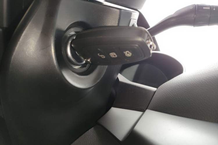 Used Ford Kuga 2019 EcoBoost 180 Two-Wheel-Drive Platinum Edition China VI Standard Vehicle Key