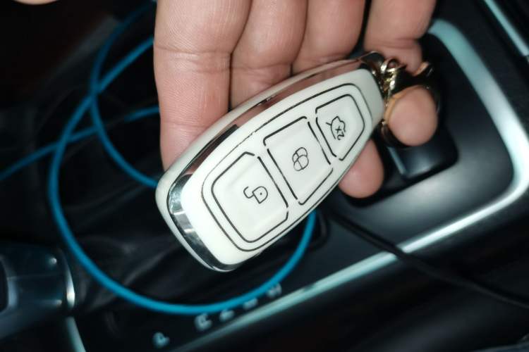 Used Ford Kuga 2019 EcoBoost 180 Two-Wheel-Drive Titanium Plus Model China VI Standard Vehicle Key