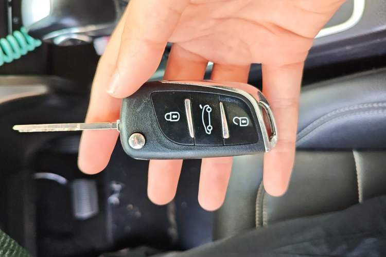 Used Ford Kuga 2019 EcoBoost 180 Two-Wheel-Drive Platinum Edition China V Standard Vehicle Key