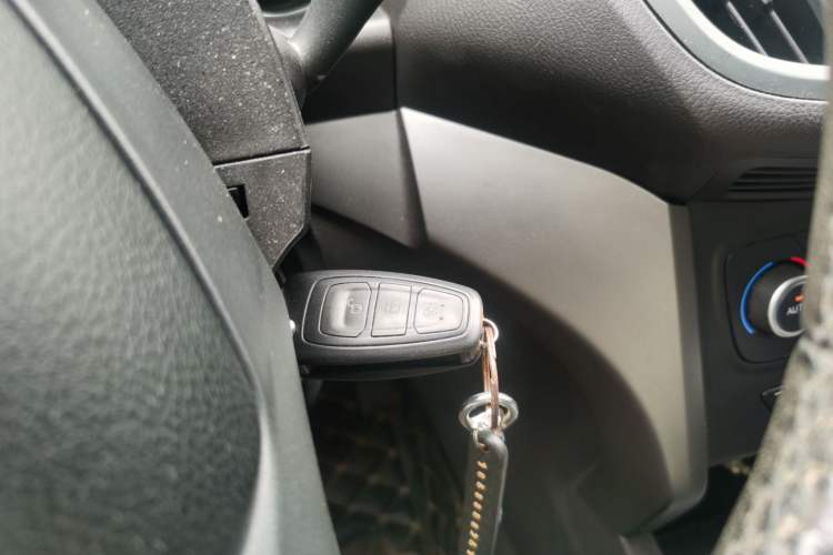 Used Ford Kuga 2019 EcoBoost 180 Two-Wheel-Drive Platinum Edition China VI Standard Vehicle Key