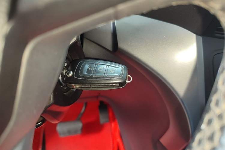 Used Ford Kuga 2019 EcoBoost 180 Two-Wheel-Drive Platinum Edition China VI Standard Vehicle Key