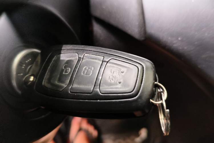 Used Ford Kuga 2019 EcoBoost 180 Two-Wheel-Drive Platinum Edition China VI Standard Vehicle Key