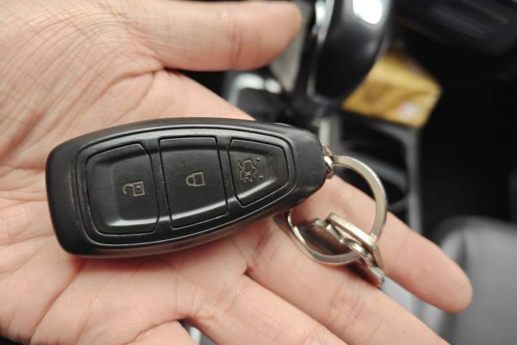 Used Ford Kuga 2019 EcoBoost 180 Two-Wheel-Drive Titanium Plus Model China V Standard Vehicle Key