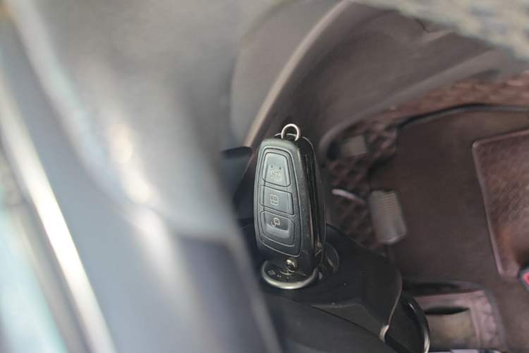 Used Ford Kuga 2019 EcoBoost 180 Two-Wheel-Drive Platinum Edition China VI Standard Vehicle Key
