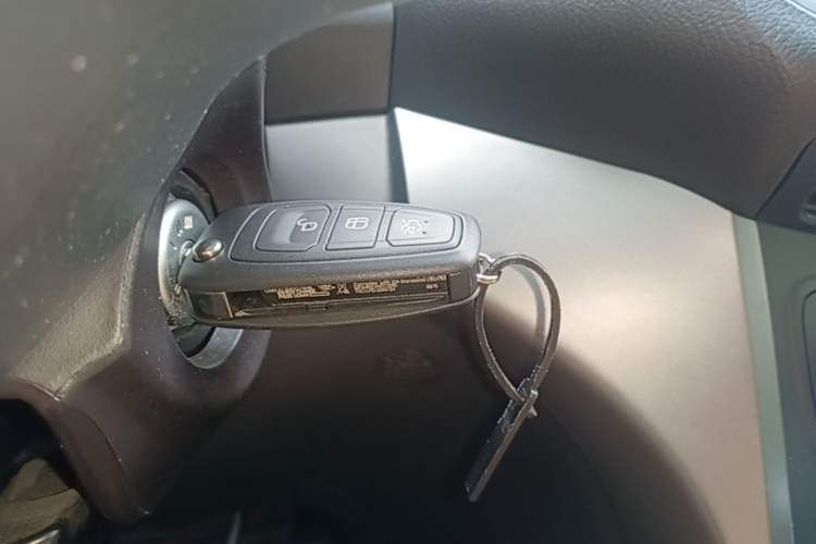 Used Ford Kuga 2019 EcoBoost 180 Two-Wheel-Drive Platinum Edition China VI Standard Vehicle Key