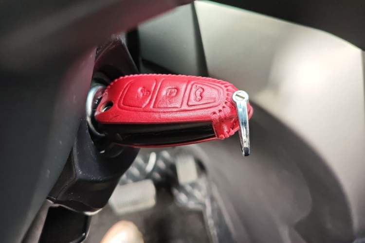 Used Ford Kuga 2019 EcoBoost 180 Two-Wheel-Drive Platinum Edition China VI Standard Vehicle Key