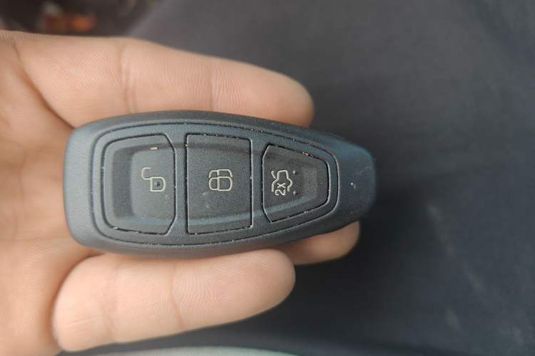 Used Ford Kuga 2019 EcoBoost 180 Two-Wheel-Drive Titanium Plus Model China V Standard Vehicle Key