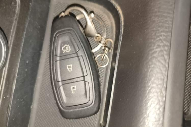 Used Ford Kuga 2019 EcoBoost 180 Two-Wheel-Drive Titanium Plus Model China V Standard Vehicle Key