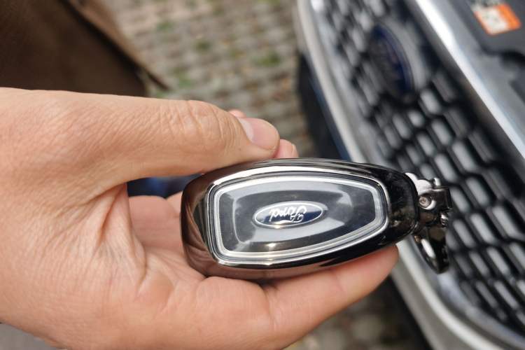 Used Ford Kuga 2019 EcoBoost 180 Two-Wheel-Drive Titanium Plus Model China VI Standard Vehicle Key