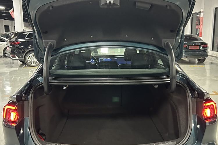 Used Ford Mondeo 2023 1.5T E-Hybrid ST-Line Trunk