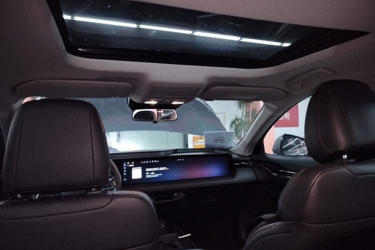 Used Ford Mondeo 2023 1.5T E-Hybrid Luxury Version Headliner