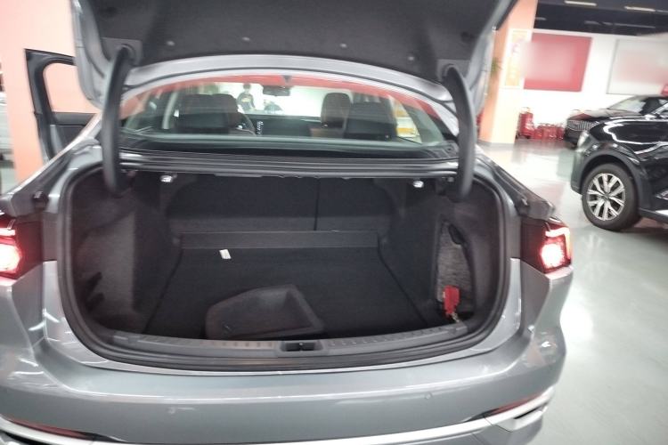 Used Ford Mondeo 2023 1.5T E-Hybrid Luxury Version Trunk