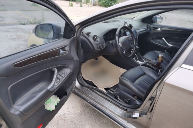 Used Ford Mondeo 2006 2.0L Deluxe Edition Driver Seat