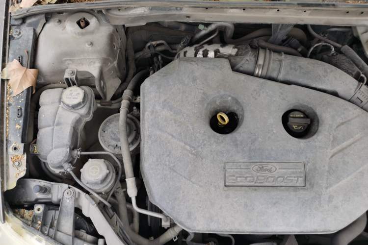 Used Ford Mondeo 2006 2.0L Deluxe Edition Engine Bay Right