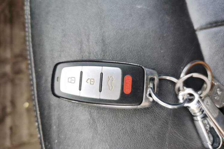 Used Ford Mondeo 2006 2.0L Deluxe Edition Vehicle Key