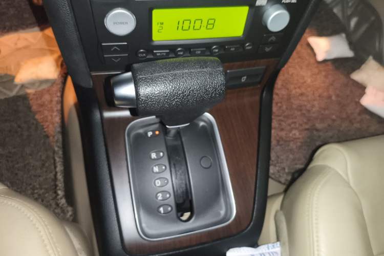 Used Ford Mondeo 2006 2.0L Elite Edition Gear Lever