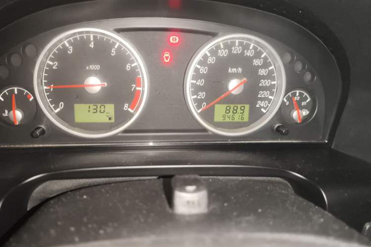 Used Ford Mondeo 2006 2.0L Elite Edition Odometer Close Up