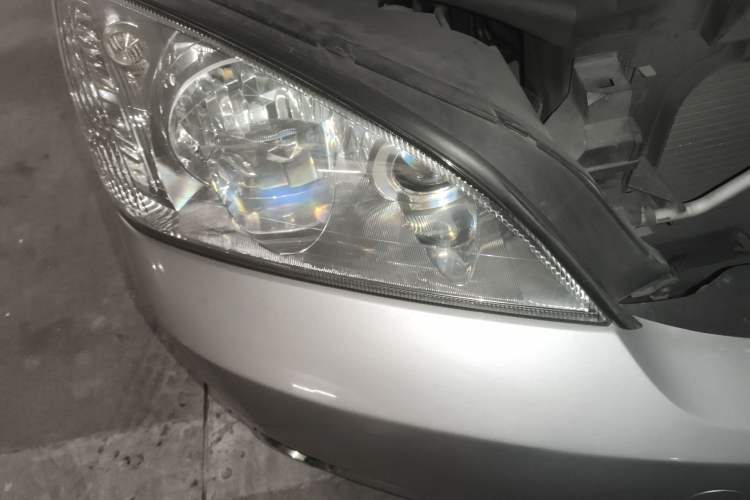 Used Ford Mondeo 2006 2.0L Elite Edition Right Front Headlight