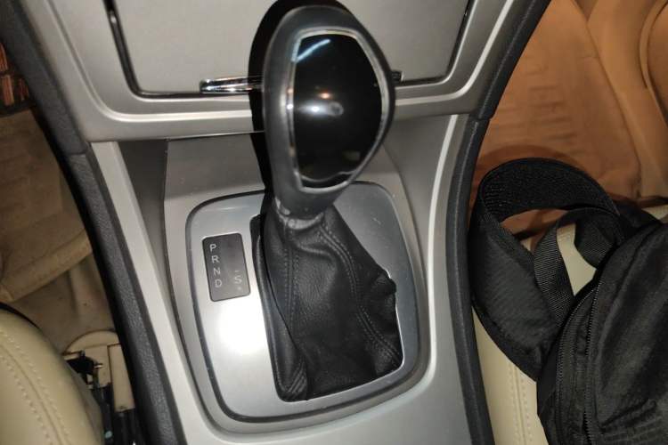Used Ford Mondeo 2007 2.3L Fashion Edition Gear Lever