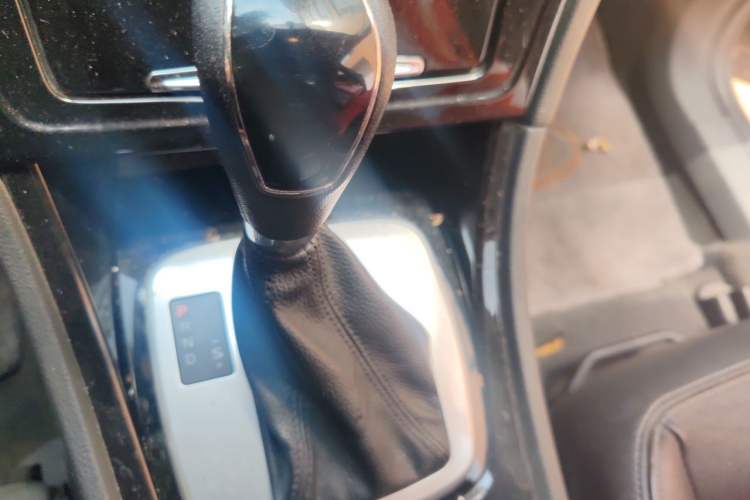 Used Ford Mondeo 2007 2.3L Luxury Model Gear Lever