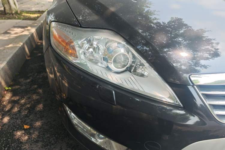 Used Ford Mondeo 2007 2.3L Luxury Sports Model Right Front Headlight