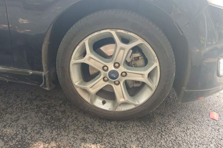 Used Ford Mondeo 2007 2.3L Luxury Sports Model Right Front Wheel Hub