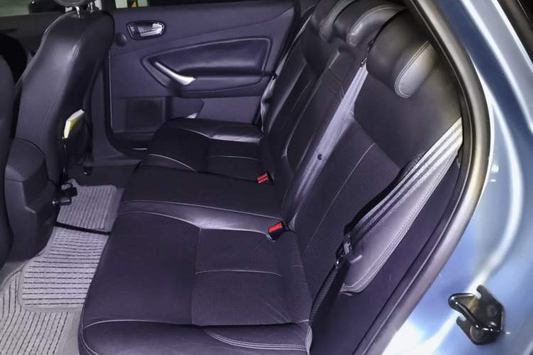 Used Ford Mondeo 2007 2.3L Luxury Model Left Rear Seat