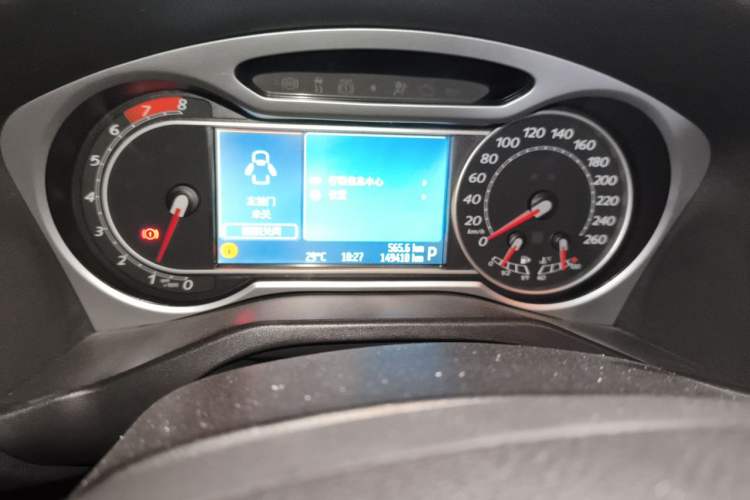 Used Ford Mondeo 2007 2.3L Luxury Model Odometer Close Up