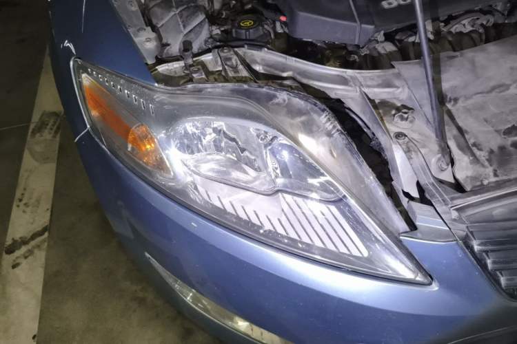 Used Ford Mondeo 2007 2.3L Luxury Model Right Front Headlight