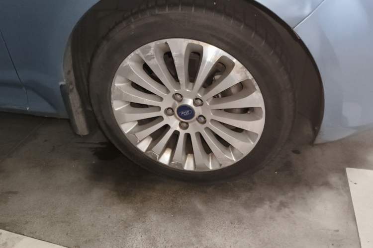 Used Ford Mondeo 2007 2.3L Luxury Model Right Front Wheel Hub
