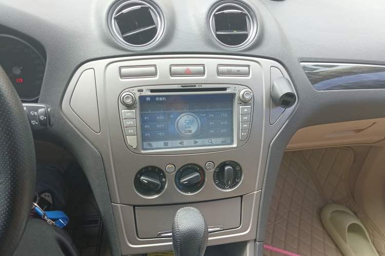 Used Ford Mondeo 2007 2.3L Fashion Edition Audio And AC Panel