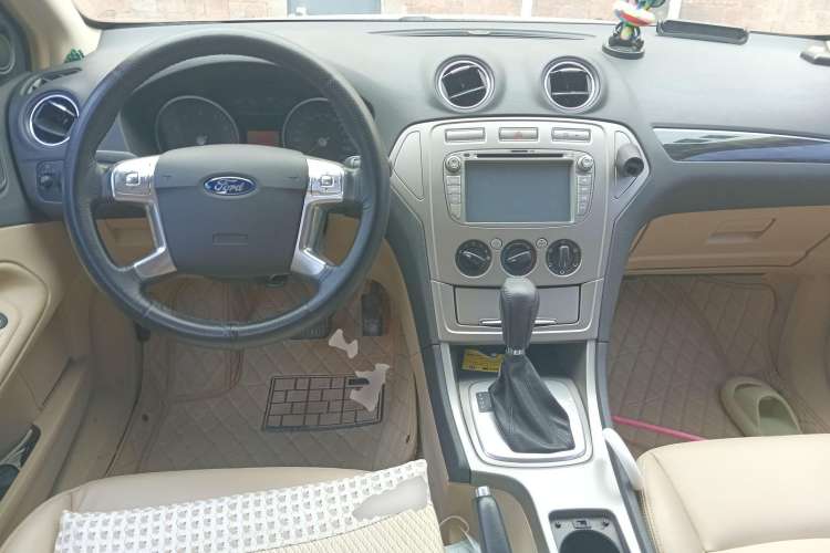 Used Ford Mondeo 2007 2.3L Fashion Edition Center Console