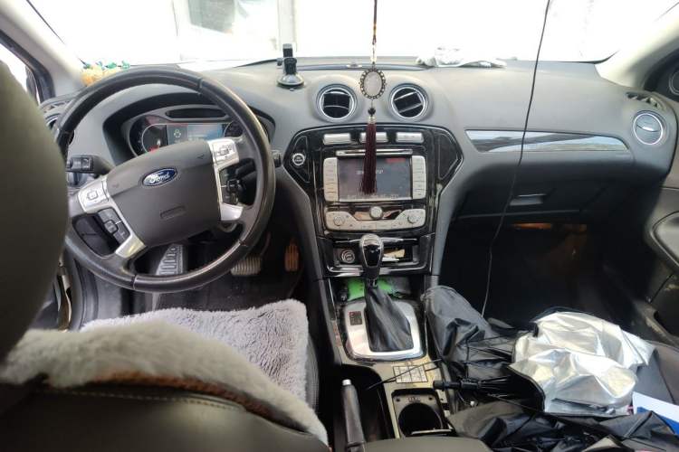 Used Ford Mondeo 2007 2.3L Luxury Model Center Console