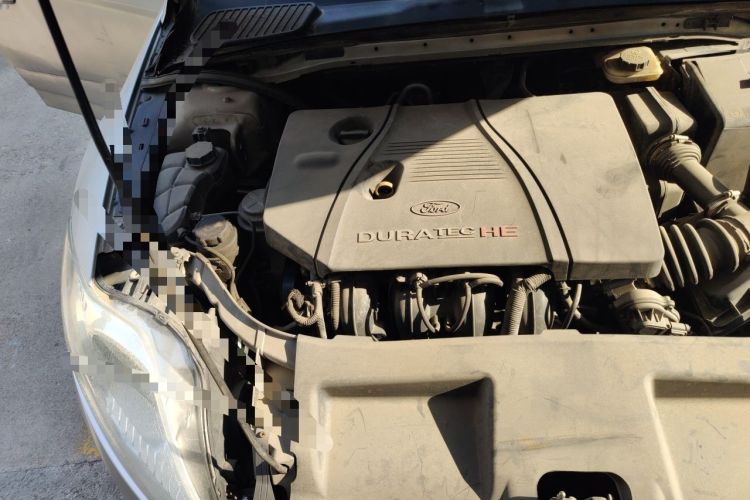 Used Ford Mondeo 2007 2.3L Luxury Model Engine Bay Right
