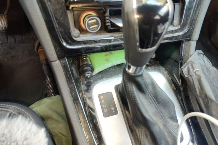 Used Ford Mondeo 2007 2.3L Luxury Model Gear Lever