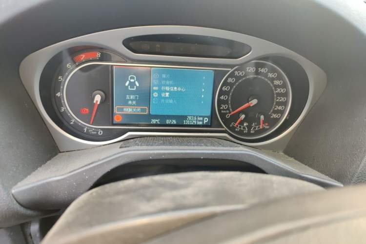 Used Ford Mondeo 2007 2.3L Luxury Model Odometer Close Up