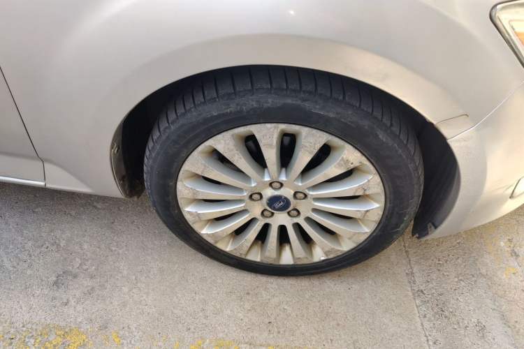 Used Ford Mondeo 2007 2.3L Luxury Model Right Front Wheel Hub