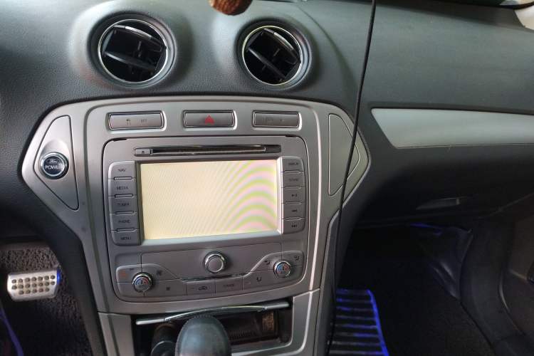 Used Ford Mondeo 2008 2.3L Luxury Sport Navigation Edition Audio And AC Panel