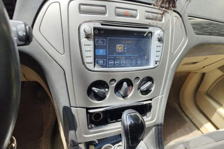 Used Ford Mondeo 2008 2.3L Ultimate Edition Audio And AC Panel