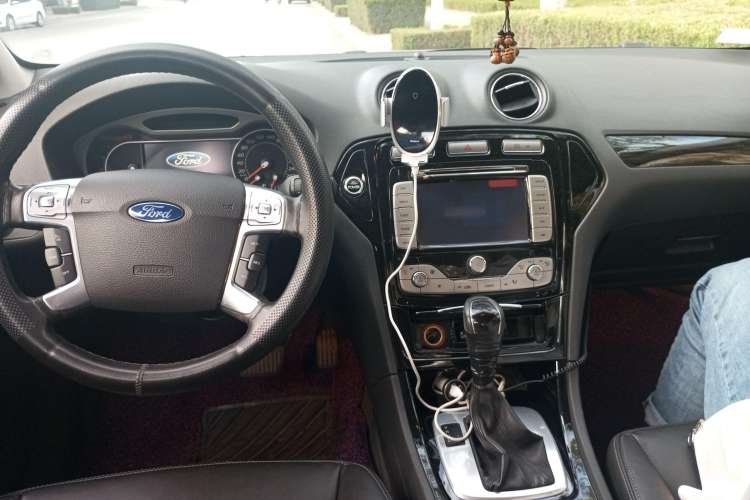 Used Ford Mondeo 2008 2.3L Ultimate Edition Center Console
