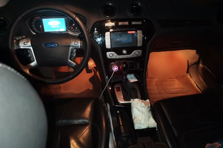 Used Ford Mondeo 2008 2.3L Ultimate Edition Center Console