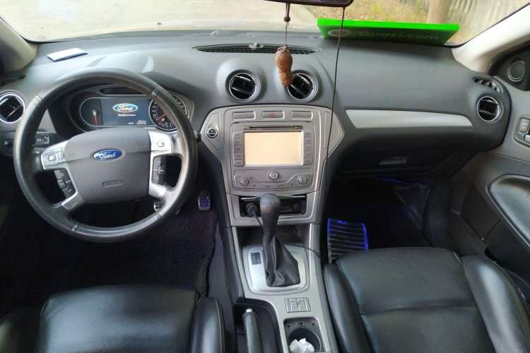 Used Ford Mondeo 2008 2.3L Luxury Sport Navigation Edition Center Console