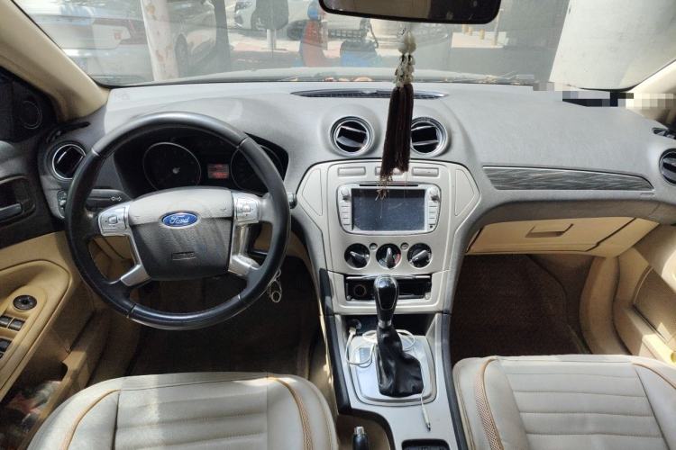 Used Ford Mondeo 2008 2.3L Ultimate Edition Center Console